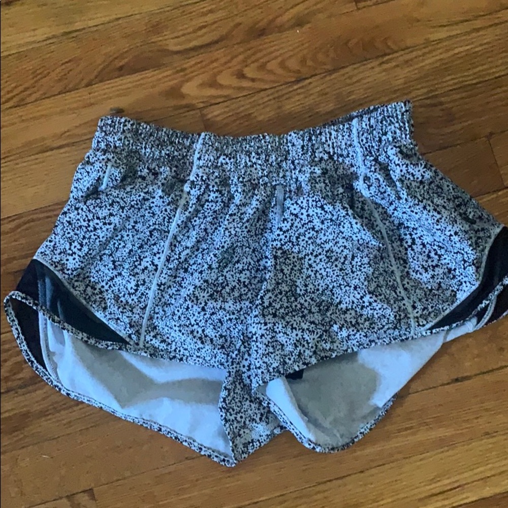 Lululemon Hotty Hot Short size 6